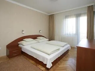 Astra Apartment *